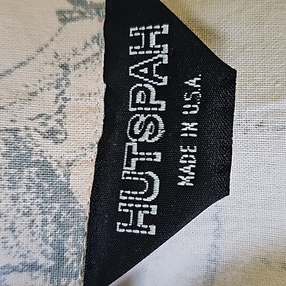 Hutspah mens button-down shirt.‎ Short sleeve. Size medium.  Peach artsy. - Picture 9 of 10